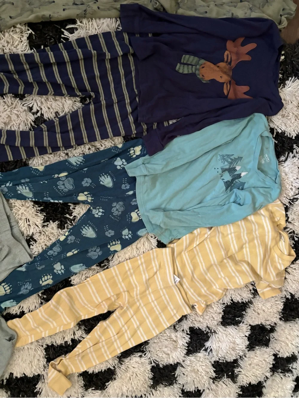 Mixed Pajama Bundle multiple brand - Assorted Colors short and long sleeve 3-5T